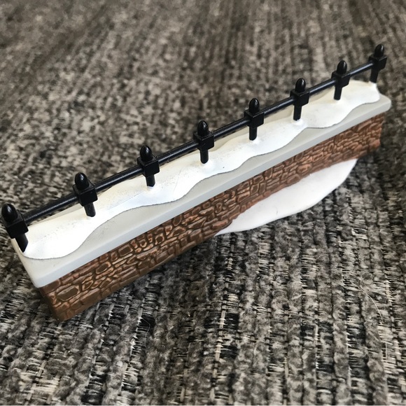 Heritage Village Collection Dept 56 Churchyard Fence Extensions set of 4 - Picture 8 of 8